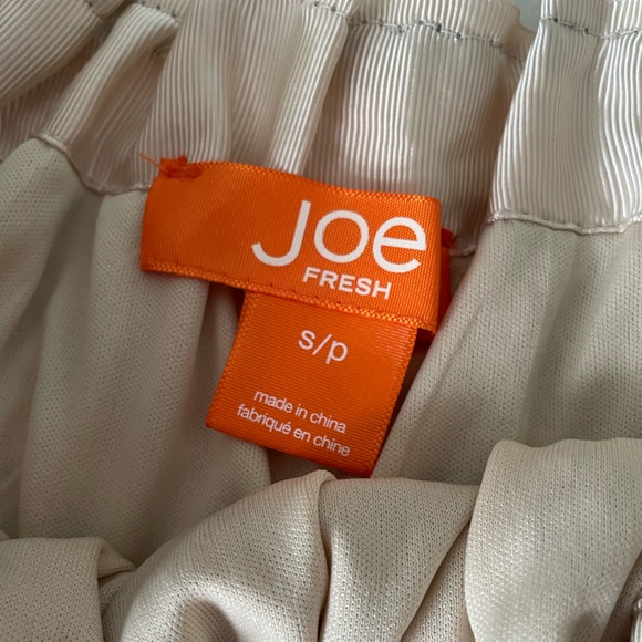 Joe Fresh Loved, Like New Women’s Gold and Silver Sequinned Skirt Size Small S/P - Picture 5 of 8